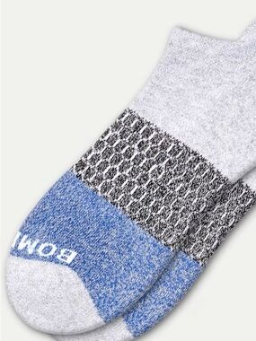 Bombas Women's Tri-Block Ankle Sock in Light Gray, Heather and Royal. Small